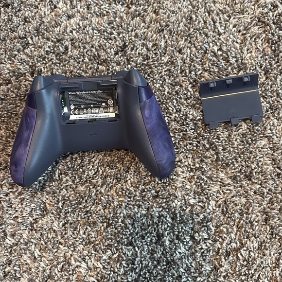 Microsoft Xbox Controller - Metallic Blue - Picture 2 of 2